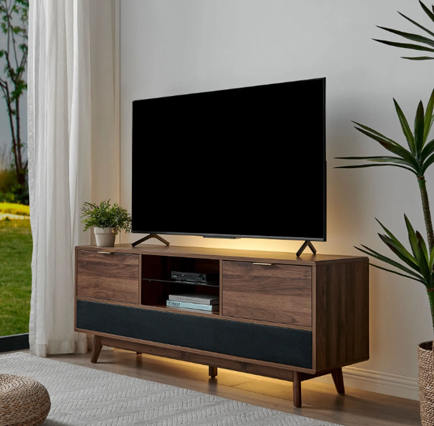 Larsen TV Stand