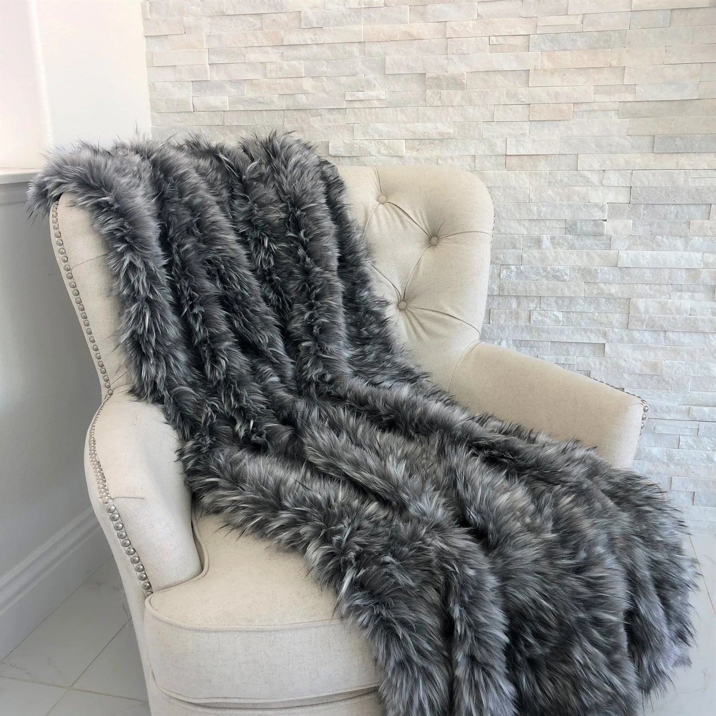 Plutus Wolf Faux Fur Grey Luxury Throw